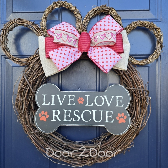 Live Love Rescue 🐾 Welcome Paw Wreath